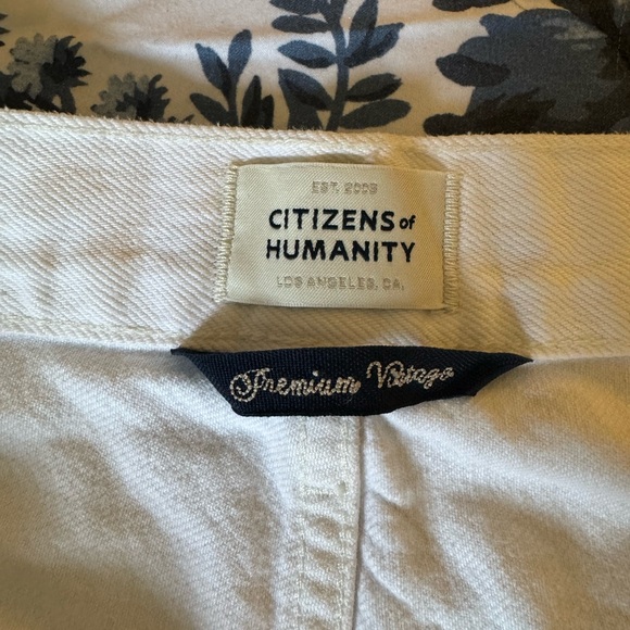 Citizens of Humanity White Denim Shorts - Picture 4 of 5